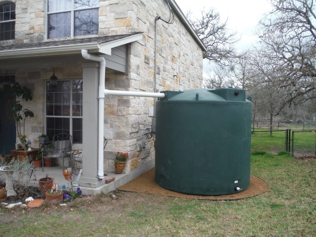 2500 gallon poly tank in Raincache Build project