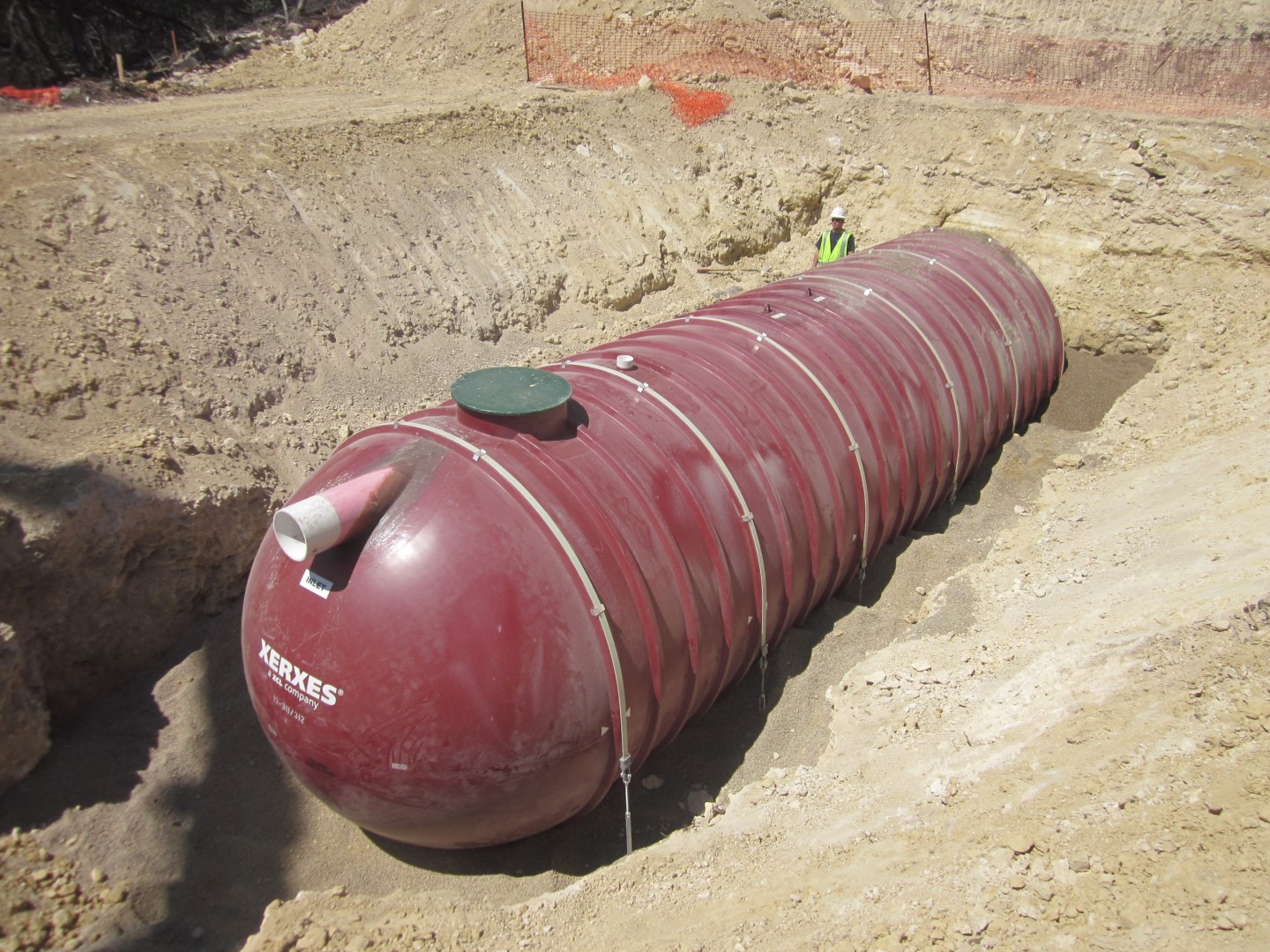 Underground fiberglass tank