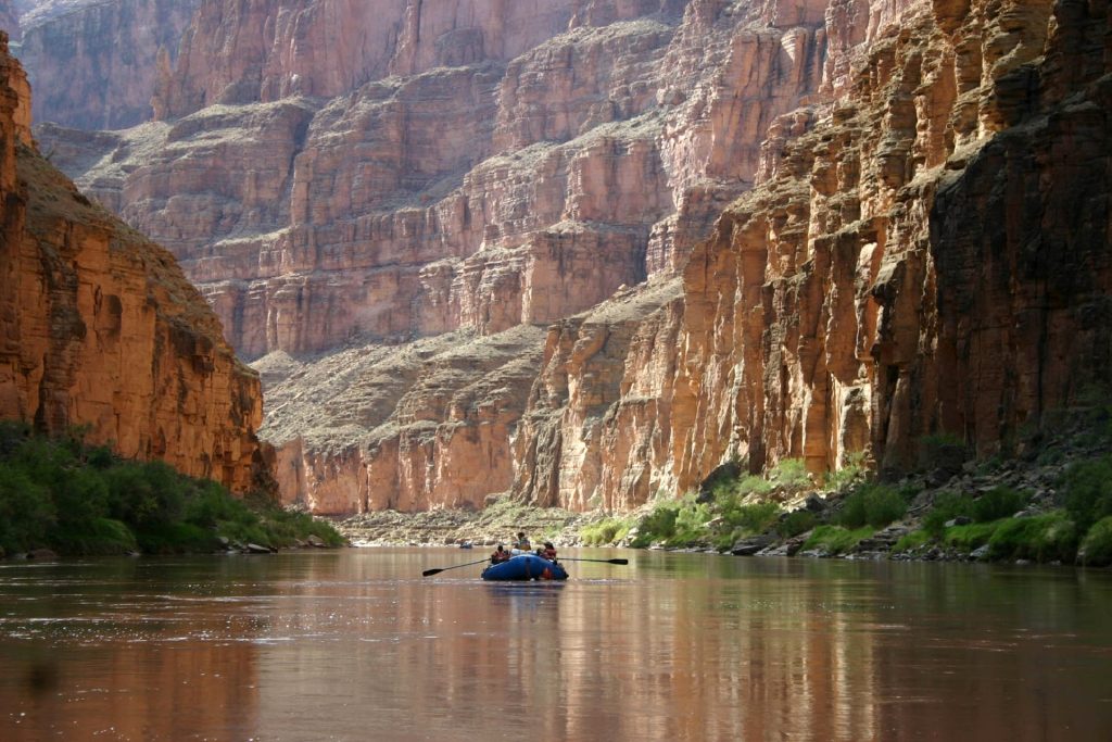 boating-in-the-colorado-river-grand-canyon-national-park